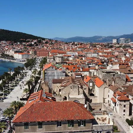 Terazza Grande In Diocletian Tower アパート