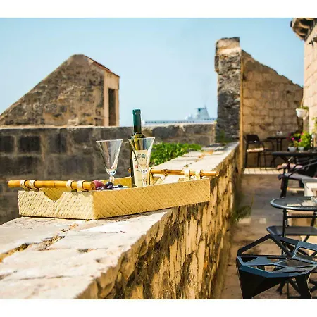 Terazza Grande In Diocletian Tower スプリト